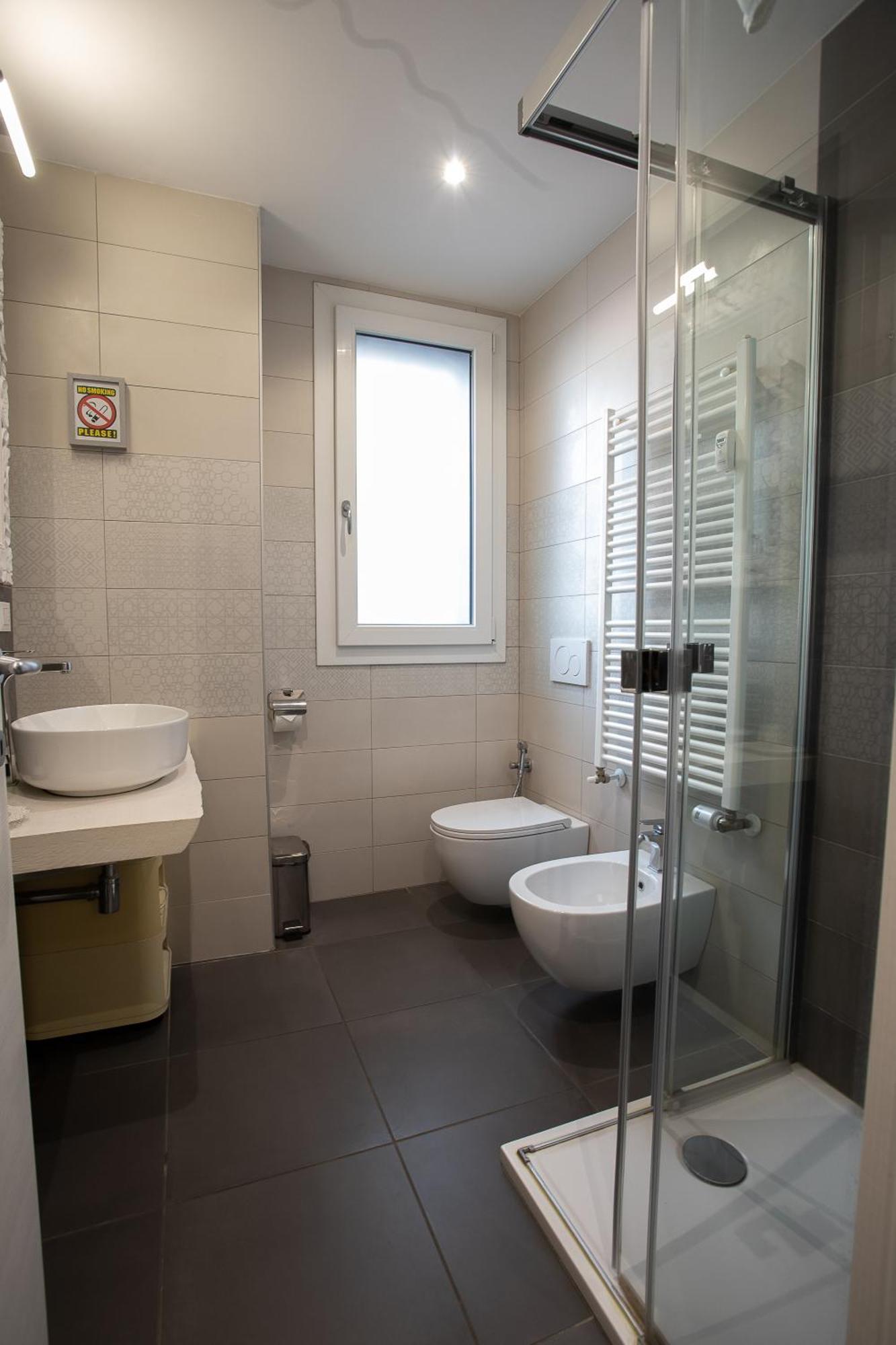Happy Home Bo Centro Free Private Parking Bologne Extérieur photo